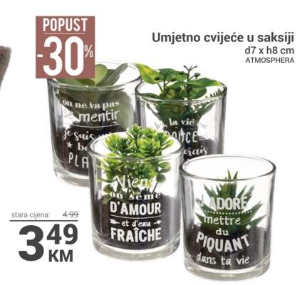 Umjetno cvijeće u saksiji